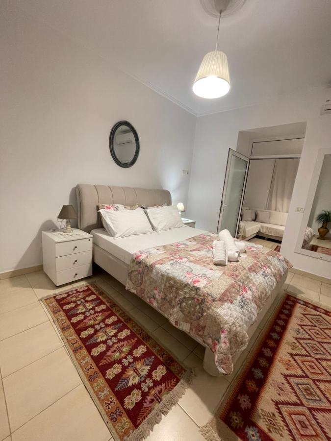 Meg'S Apartment Gjirokastër Екстериор снимка